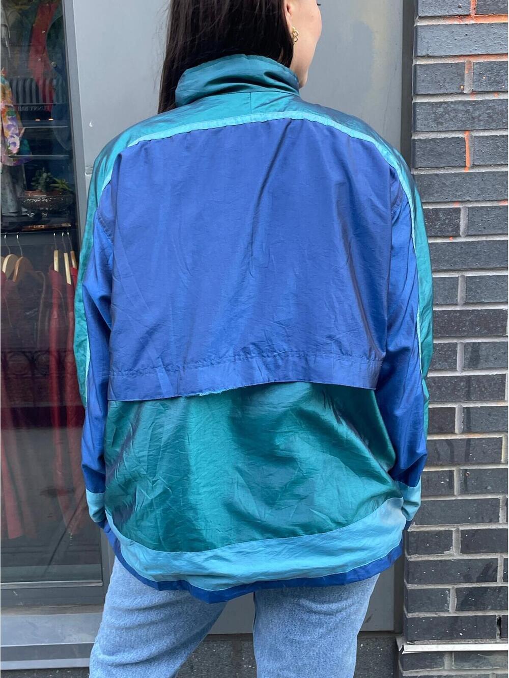 Vintage Avon Windbreaker - Picture 2 of 4